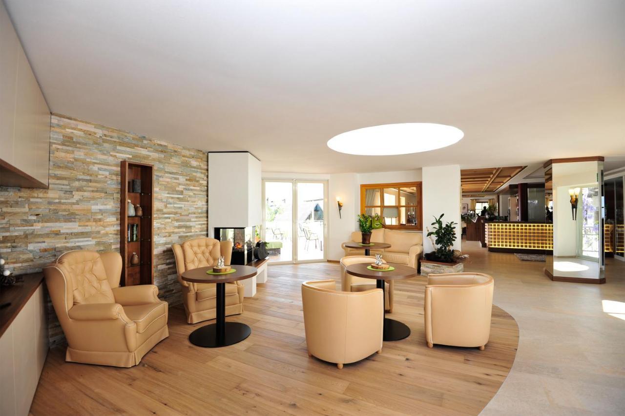 Landsitz Stroblhof Hotell Tirolo Exteriör bild