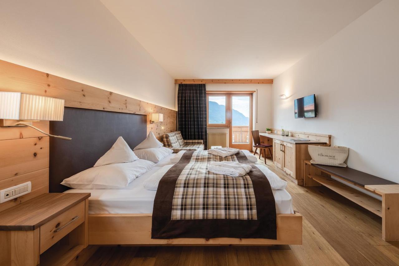 Landsitz Stroblhof Hotell Tirolo Exteriör bild